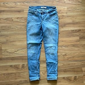 Levi’s 711 skinny Jean